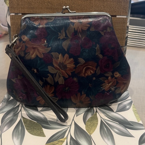 Patricia Nash Handbags - Patricia Nash Black Floral Kiss-Lock Wristlet with Burgundy & Mustard Flowers